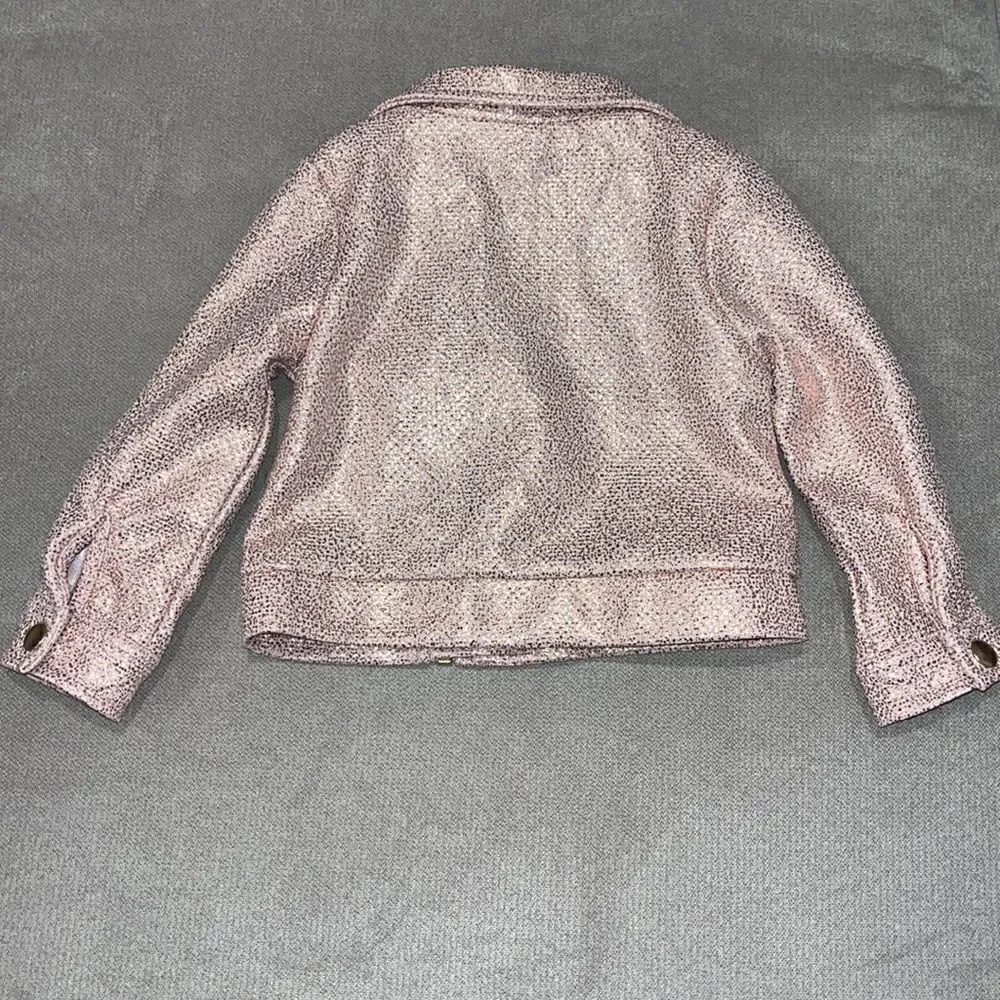 Genuine Kids by Oshkosh pink sparkly metallic jacket w/ pockets, zip closure.